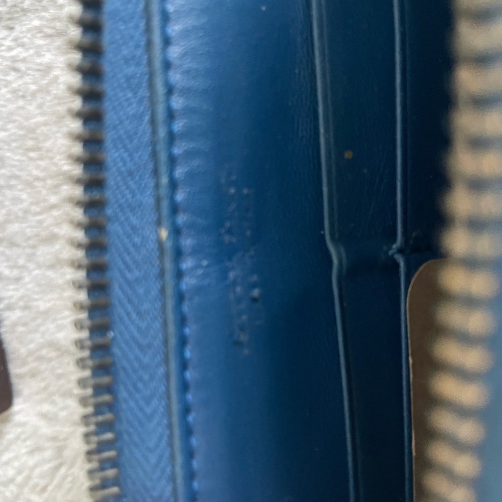 Gently used Bottega Veneta zip wallet - Picture 7 of 9